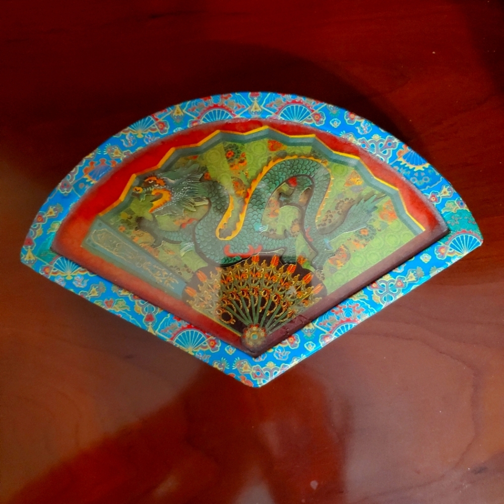 Intricate Dragon Fan Asian Chinese Trinket or Gift Box 3D Design w/Glass Decor